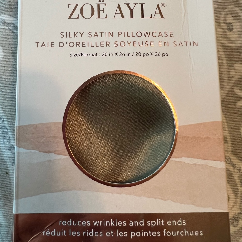 Zoë Ayla Silky Satin Pillowcase